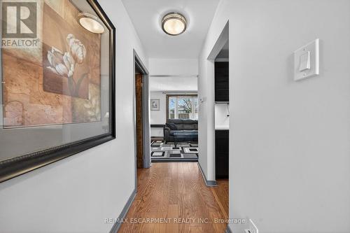 211 Birchcliffe Crescent, Hamilton, ON - Indoor Photo Showing Other Room