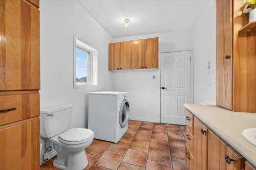 Salle de bains - 922 Ch. Bellevue E., Cap-Saint-Ignace, QC - Indoor Photo Showing Laundry Room