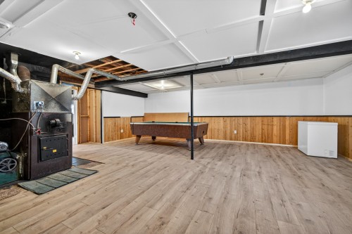 Salle familiale - 922 Ch. Bellevue E., Cap-Saint-Ignace, QC - Indoor