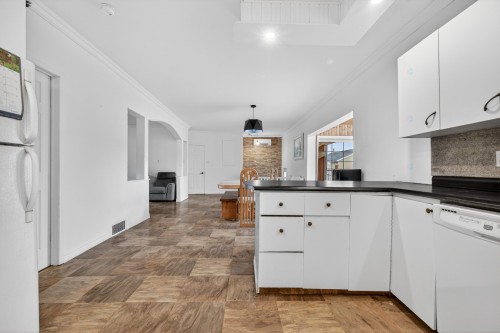 Cuisine - 922 Ch. Bellevue E., Cap-Saint-Ignace, QC - Indoor Photo Showing Kitchen