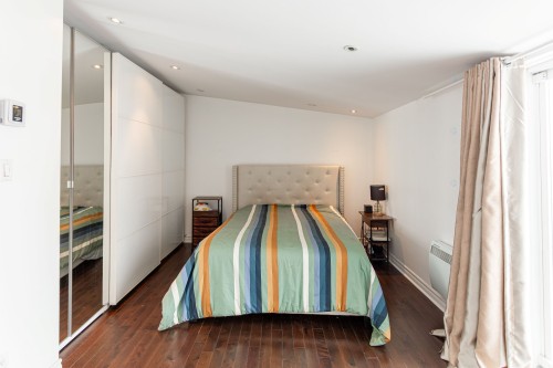 Master Bedroom - 15831 Rue Du Moulin, Montréal (L'Île-Bizard/Sainte-Geneviève), QC - Indoor Photo Showing Bedroom