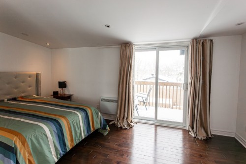 Master Bedroom - 15831 Rue Du Moulin, Montréal (L'Île-Bizard/Sainte-Geneviève), QC - Indoor Photo Showing Bedroom