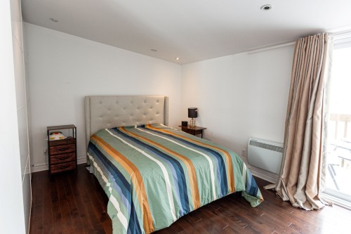 Master Bedroom - 15831 Rue Du Moulin, Montréal (L'Île-Bizard/Sainte-Geneviève), QC - Indoor Photo Showing Bedroom