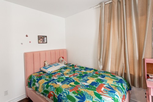 Bedroom - 15831 Rue Du Moulin, Montréal (L'Île-Bizard/Sainte-Geneviève), QC - Indoor Photo Showing Bedroom