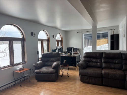 Salon - 852 Ch. Des Merles, Rapide-Danseur, QC - Indoor Photo Showing Living Room