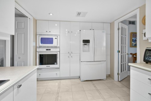 Cuisine - 703-3 Boul. Simard, Saint-Lambert, QC - Indoor Photo Showing Kitchen