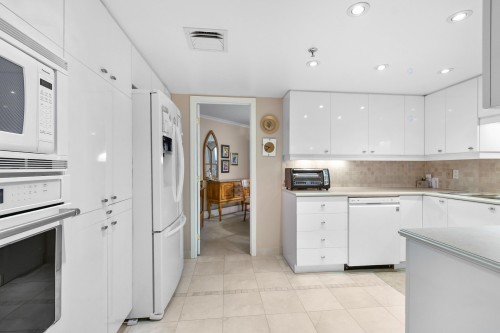 Cuisine - 703-3 Boul. Simard, Saint-Lambert, QC - Indoor Photo Showing Kitchen