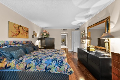 Chambre à coucher principale - 703-3 Boul. Simard, Saint-Lambert, QC - Indoor Photo Showing Bedroom