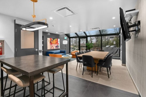 Salle communautaire - 703-3 Boul. Simard, Saint-Lambert, QC - Indoor Photo Showing Dining Room