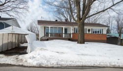 759 Carré d'Anjou Québec (Sainte-Foy/Sillery/Cap-Rouge), QC G1X 2X6