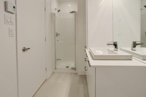 Salle de bains - A506-5200 Av. Gatineau, Montréal (Côte-Des-Neiges/Notre-Dame-De-Grâce), QC - Indoor Photo Showing Bathroom