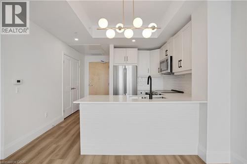 60 Charles Street W Unit# 1904, Kitchener, ON - Indoor Photo Showing Kitchen