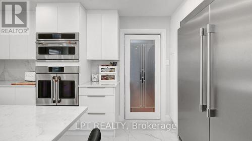 624 Pleasant Park Road, Ottawa, ON - Indoor Photo Showing Kitchen