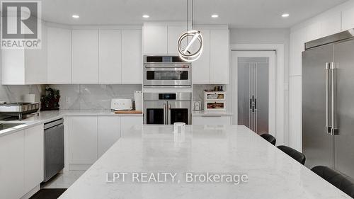 624 Pleasant Park Road, Ottawa, ON - Indoor Photo Showing Kitchen