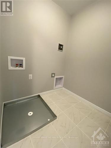487 Cope Drive, Ottawa, ON - Indoor Photo Showing Other Room