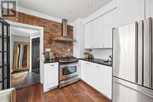 529 Mcleod Street, Ottawa, ON - Indoor Photo Showing Kitchen With Stainless Steel Kitchen With Upgraded Kitchen
