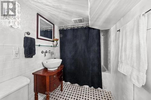 529 Mcleod Street, Ottawa, ON - Indoor Photo Showing Bathroom
