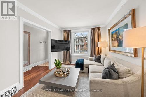 529 Mcleod Street, Ottawa, ON - Indoor Photo Showing Living Room