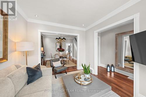 529 Mcleod Street, Ottawa, ON - Indoor Photo Showing Living Room