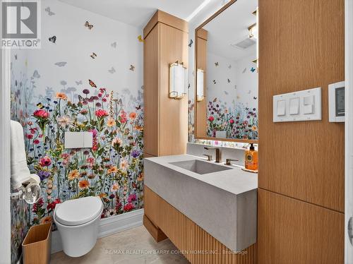 11 Ormsby Crescent, Toronto, ON - Indoor Photo Showing Bathroom