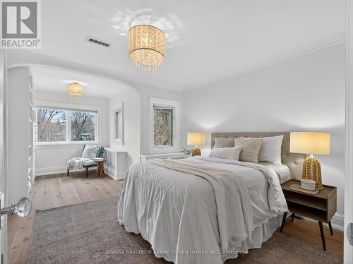 11 Ormsby Crescent, Toronto, ON - Indoor Photo Showing Bedroom