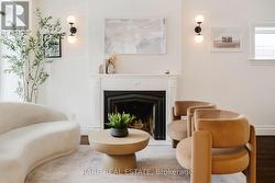 33 RED DEER AVENUE Toronto, ON M1N 2Z1