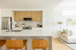 TH10-3450 Whittier Ave Saanich, BC V8Z 3R2