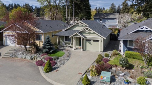 5892 Stonehaven Dr, Duncan, BC 