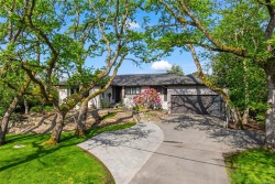 910 Foul Bay Rd Victoria, BC V8S 4H8