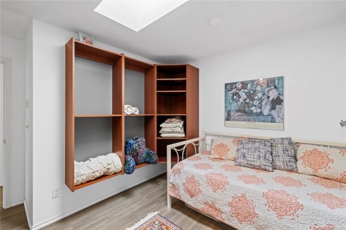 #4-668 Beach Rd, Qualicum Beach, BC - Indoor Photo Showing Bedroom