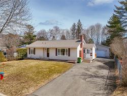 63 Topcliffe CRES  Fredericton, NB E3B 4P8