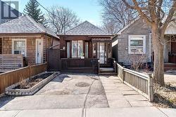 186 CEDRIC AVENUE Toronto, ON M6C 3X8