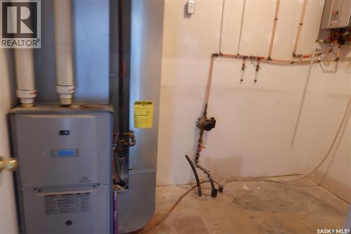 600 Railway Avenue E, Assiniboia, SK - Indoor Photo Showing Basement