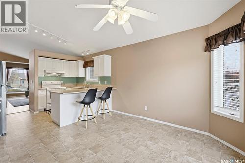 106 Lashyn Cove, Saskatoon, SK - Indoor Photo Showing Kitchen