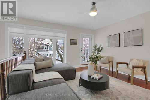 121 Macdonald Street, Ottawa, ON - Indoor Photo Showing Living Room