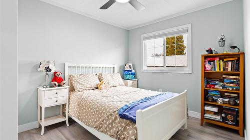 103 8Th Avenue, Creston, BC - Indoor Photo Showing Bedroom