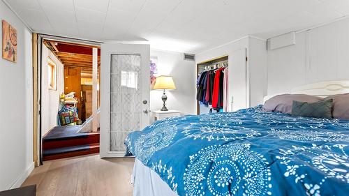 103 8Th Avenue, Creston, BC - Indoor Photo Showing Bedroom