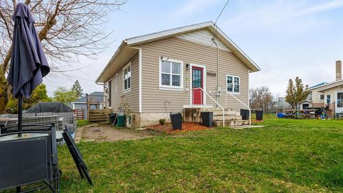 103 8Th Avenue, Creston, BC - Outdoor With Exterior