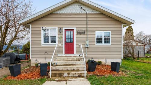 103 8Th Avenue, Creston, BC - Outdoor