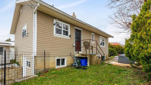 103 8Th Avenue, Creston, BC - Outdoor