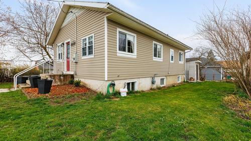 103 8Th Avenue, Creston, BC - Outdoor