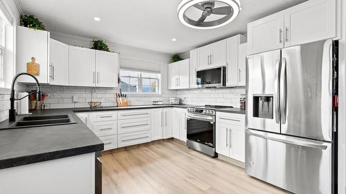 103 8Th Avenue, Creston, BC - Indoor Photo Showing Kitchen With Double Sink With Upgraded Kitchen