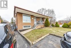 7101 CODLIN AVENUE  Mississauga, ON L4T 2M3