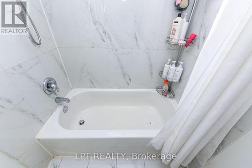 7101 Codlin Avenue, Mississauga, ON - Indoor Photo Showing Bathroom