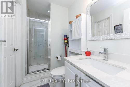 7101 Codlin Avenue, Mississauga, ON - Indoor Photo Showing Bathroom