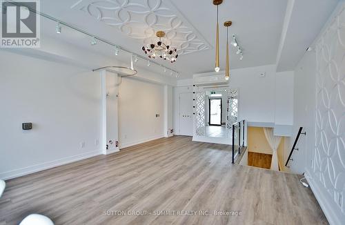 1012 Lagoon Street, Mississauga, ON 