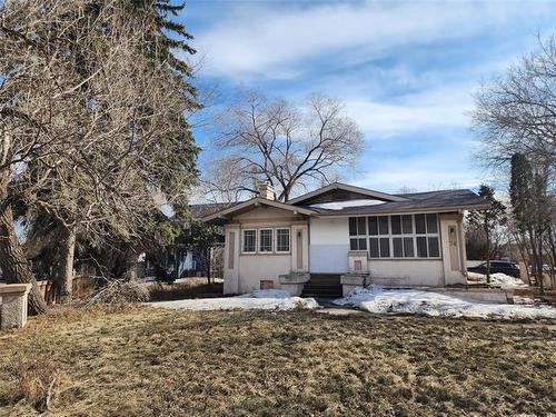 74 St Mary'S Rd, Winnipeg, MB 