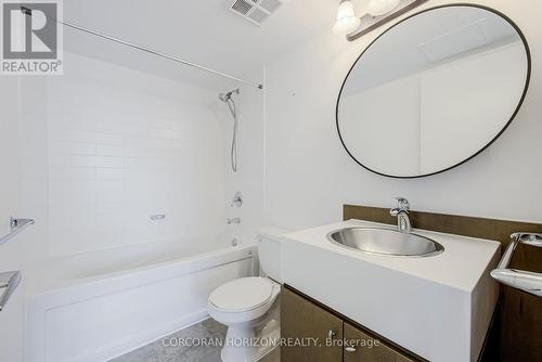 609 - 10 Navy Wharf Court, Toronto, ON - Indoor Photo Showing Bathroom