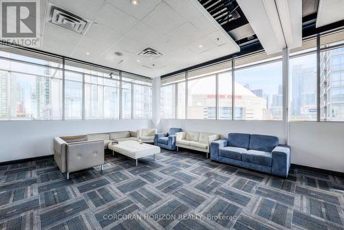 609 - 10 Navy Wharf Court, Toronto, ON - Indoor Photo Showing Other Room