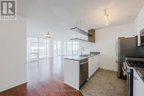 609 - 10 Navy Wharf Court, Toronto, ON - Indoor Photo Showing Kitchen With Stainless Steel Kitchen With Double Sink With Upgraded Kitchen